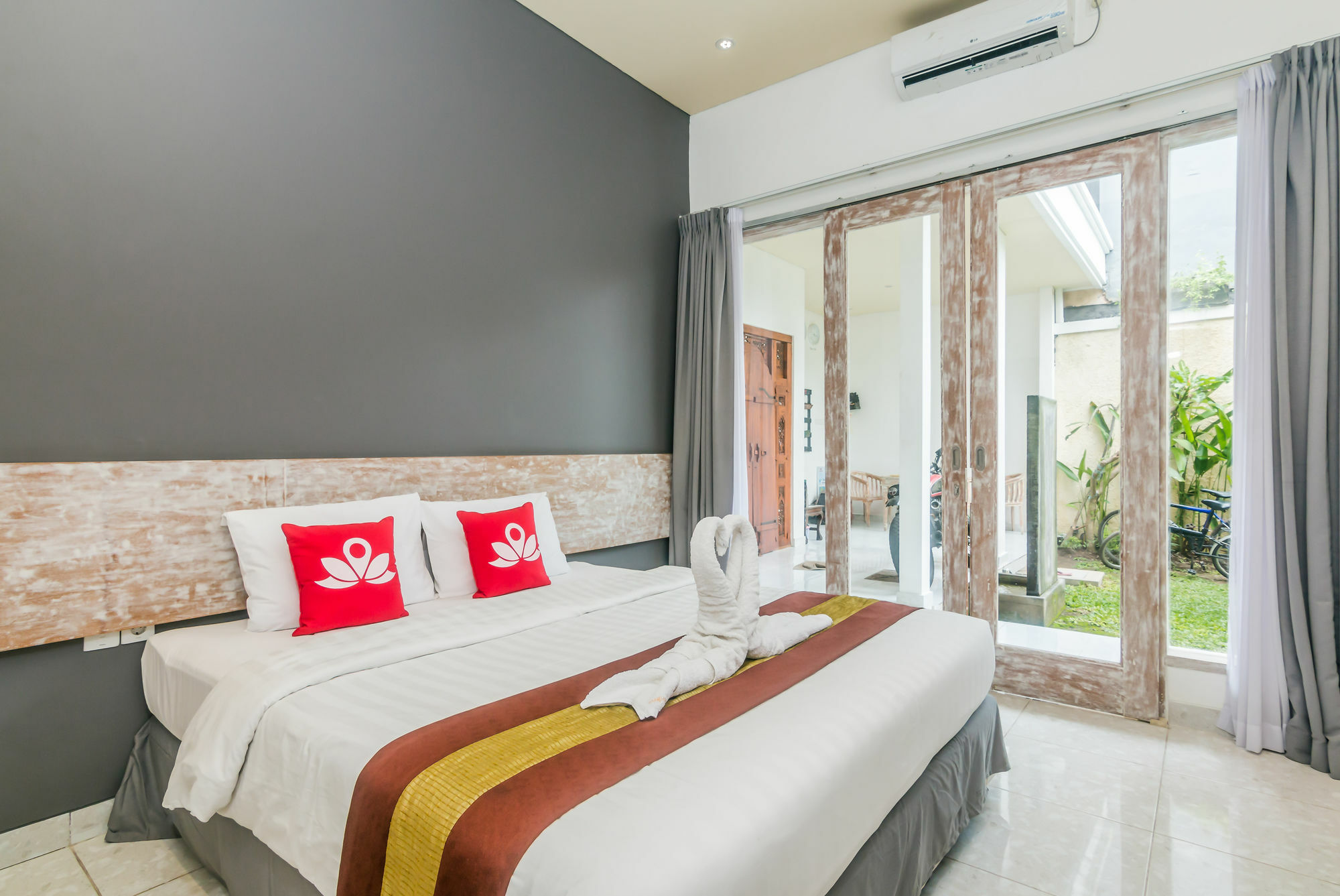 Zen Rooms Denpasar Mertasari Esterno foto